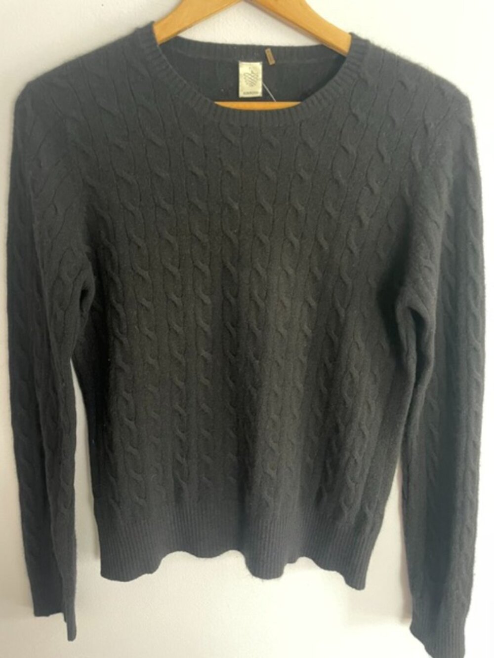 100% cashmere, classic cable knit, women's crewneck sweater-black, M